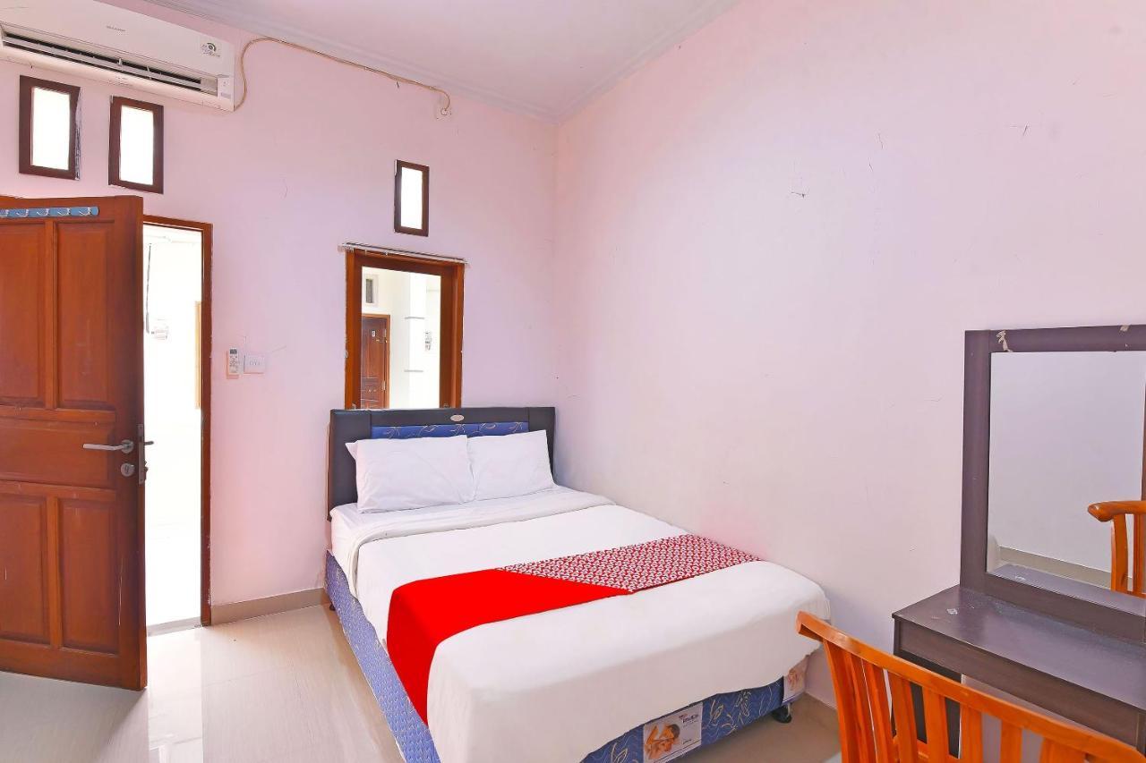 Oyo 91445 Sandat Guest House Denpasar  Exterior photo