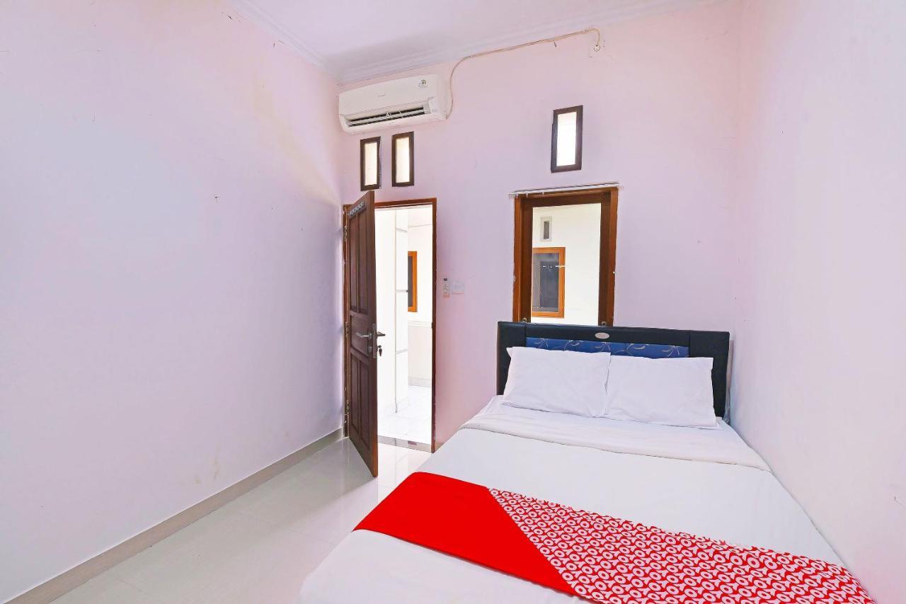 Oyo 91445 Sandat Guest House Denpasar  Exterior photo